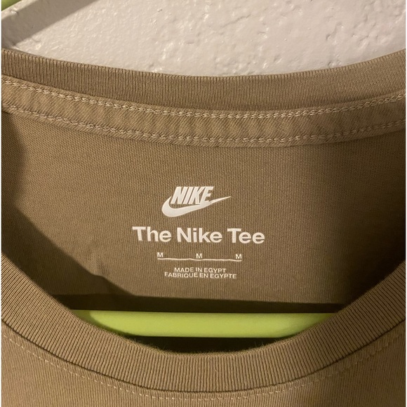 Nike Tan Graphic Tee Men’s Medium - Picture 4 of 4